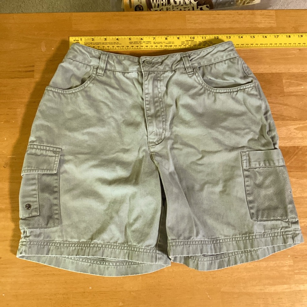 🌸Caribbean Joe Cargo Sage Green with mesh on pockets Shorts Size 8 100% Cotton